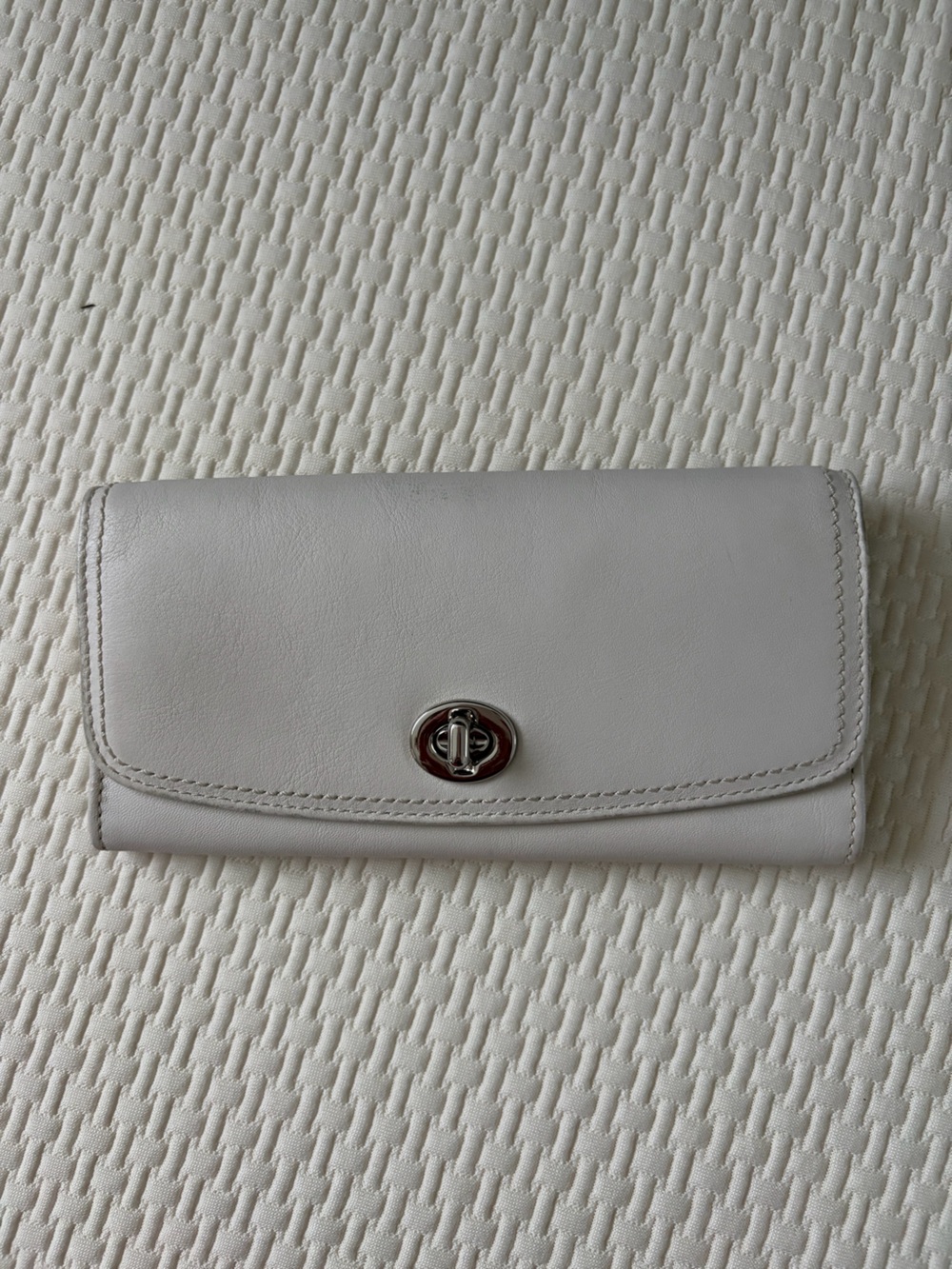 Coach Leather Turn-Lock Wallet - Cream